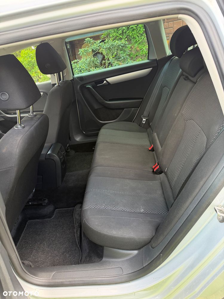 Volkswagen Passat 2.0 TDI Comfortline - 10
