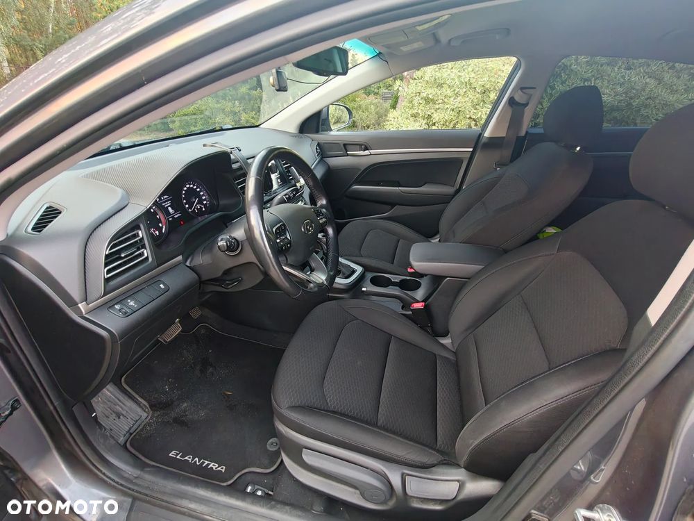 Hyundai Elantra 1.6 Style - 7