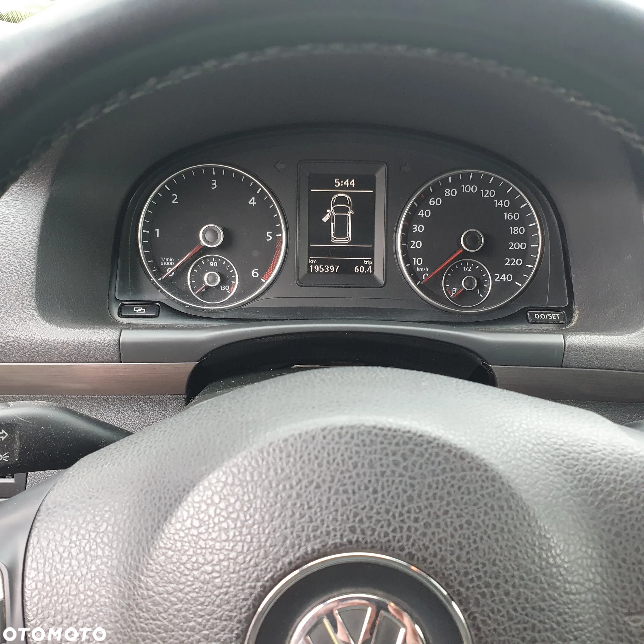 Volkswagen Touran 2.0 TDI DPF Comfortline DSG - 9