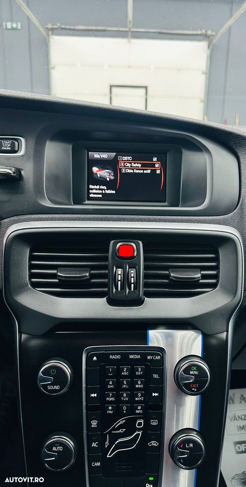 Volvo V40 D2 R Design - 25