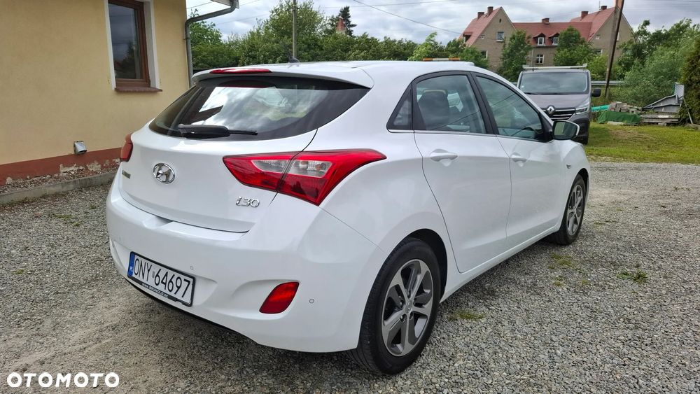 Hyundai i30 blue 1.4 YES Silver - 11