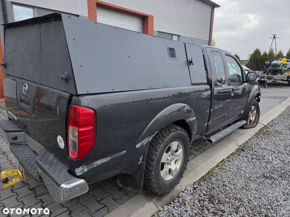 Nissan Navara 2.5 TDi Base / XE - 6