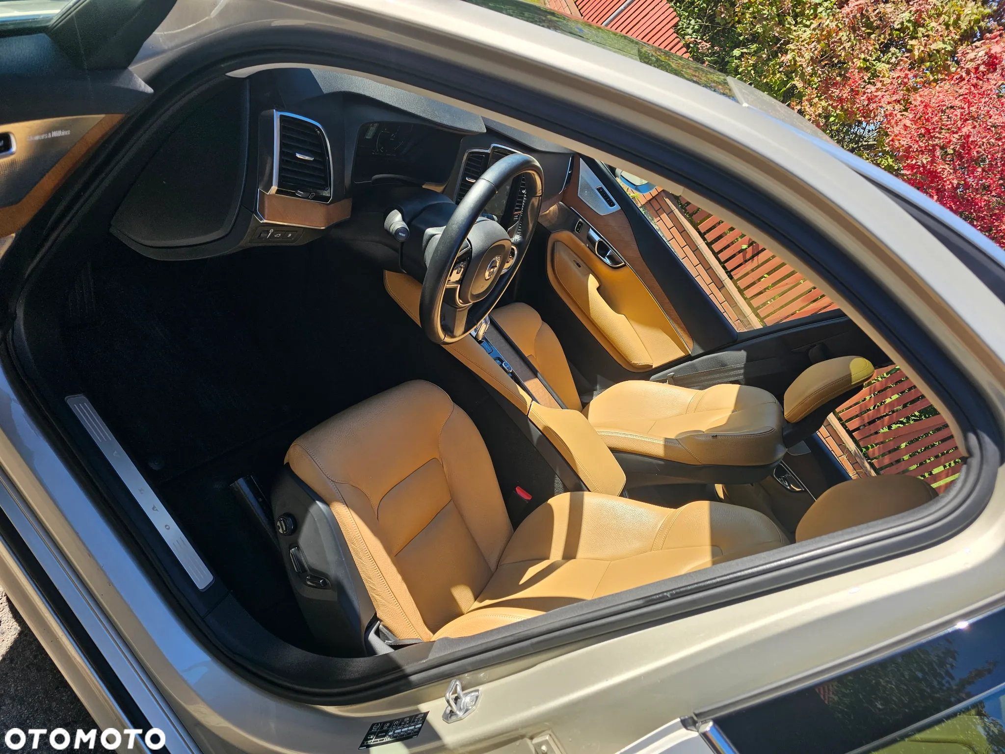 Volvo XC 90 T8 AWD Plug-In Hybrid Momentum 7os - 33