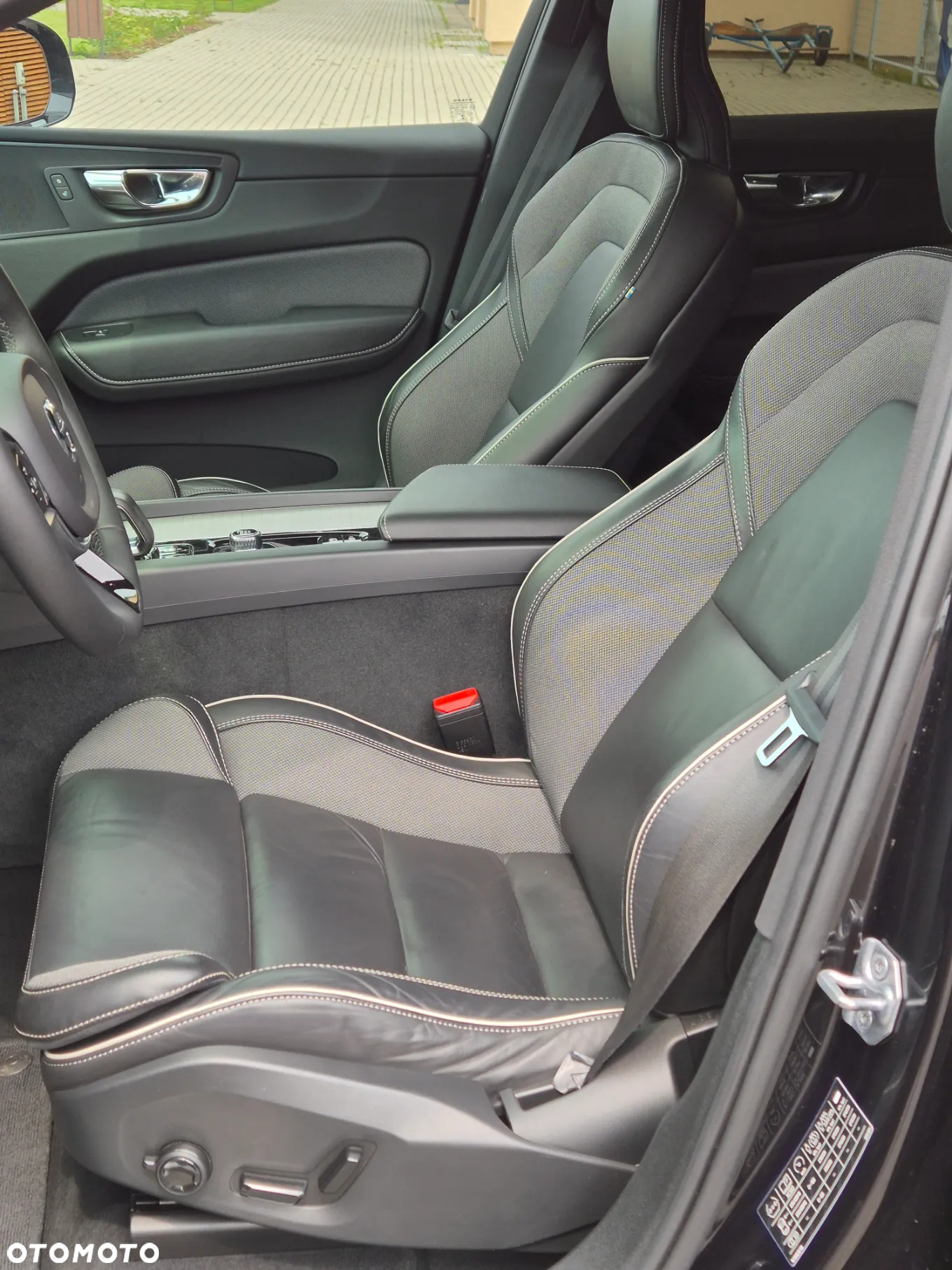 Volvo XC 60 B4 D AWD Geartronic RDesign - 9