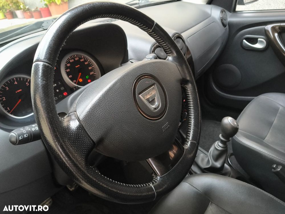 Dacia Duster 1.6 16V 4x4 Prestige - 15