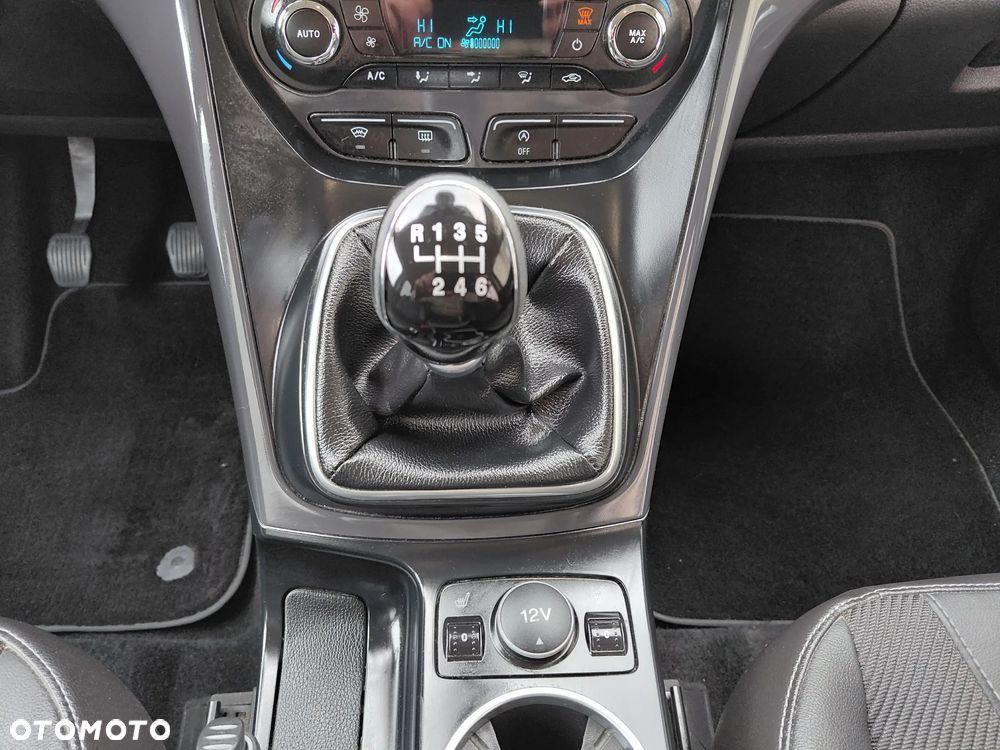 Ford Kuga 1.6 EcoBoost 2x4 Titanium - 29