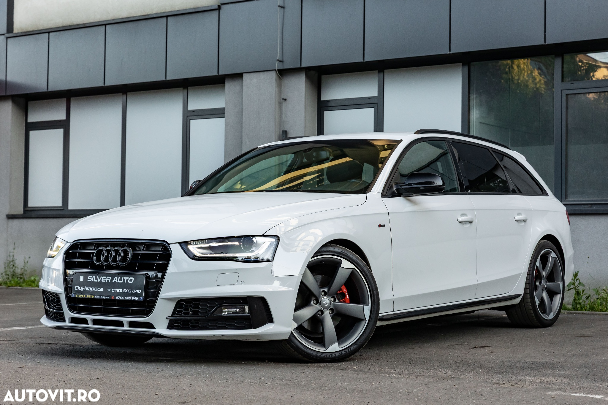 Audi A4 Avant 40 TDI S tronic S line - 2