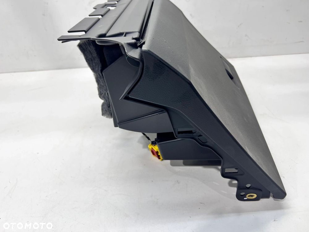 SCHOWEK PASAŻERA AUDI Q5 80A FY 80B857035A 1/26 - 3
