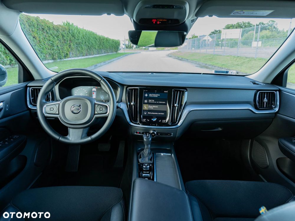 Volvo V60 D4 Momentum Pro - 22