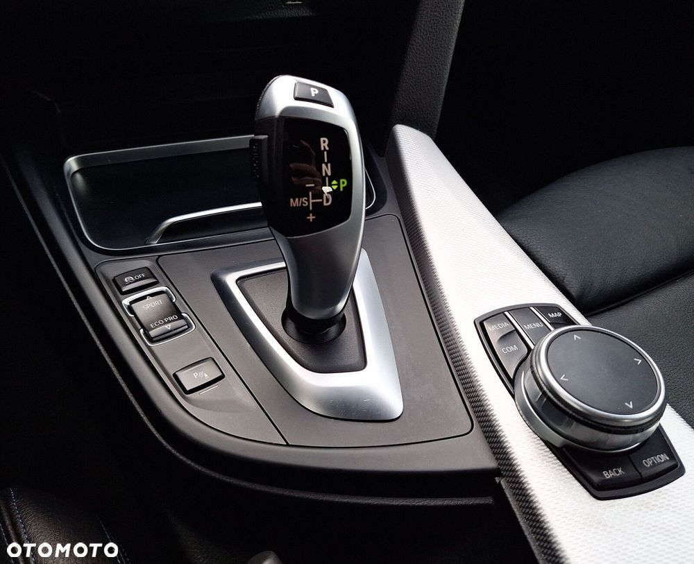 BMW Seria 3 320d xDrive mHEV M Sport - 16