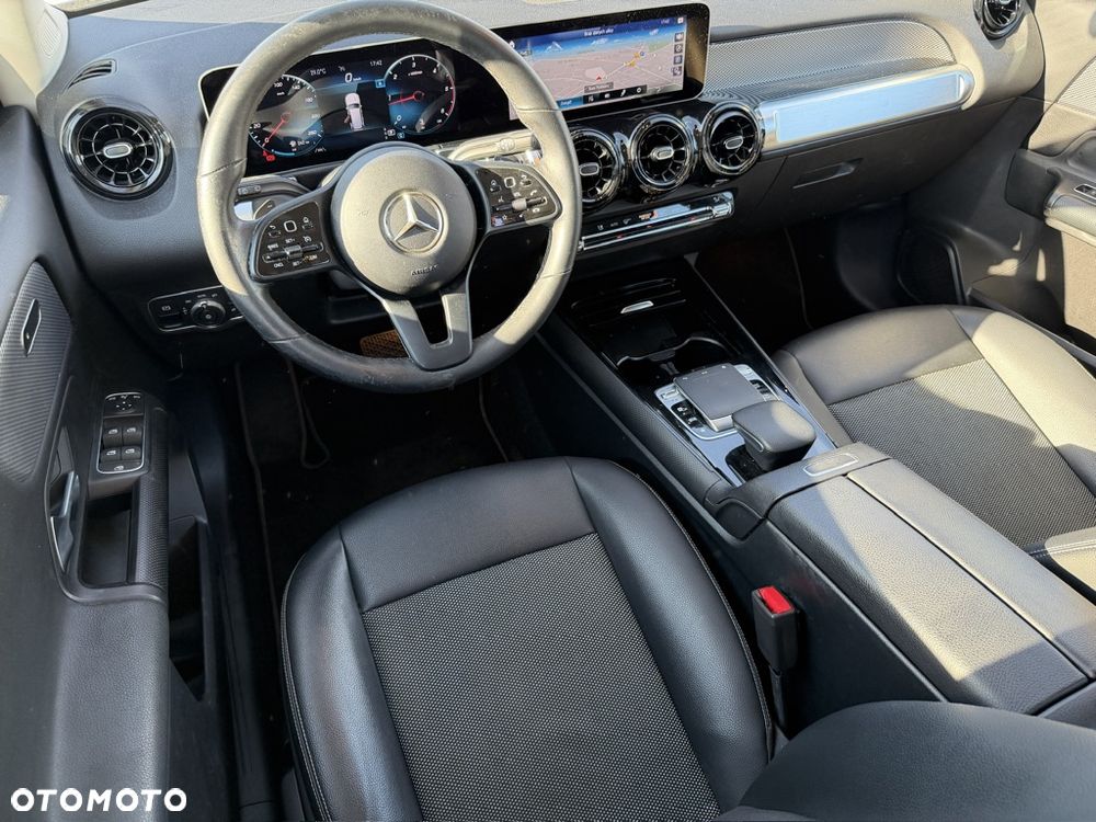 Mercedes-Benz GLB - 4