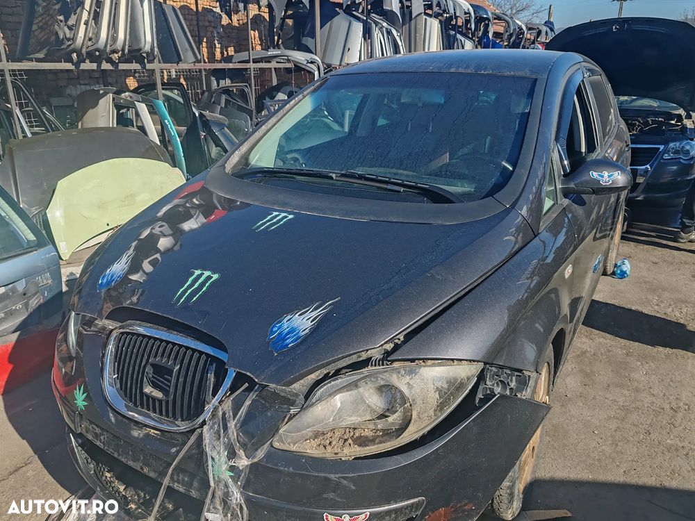 Dezmembram Seat leon din 2005 cu motor de 2.0 tdi BKD - 2