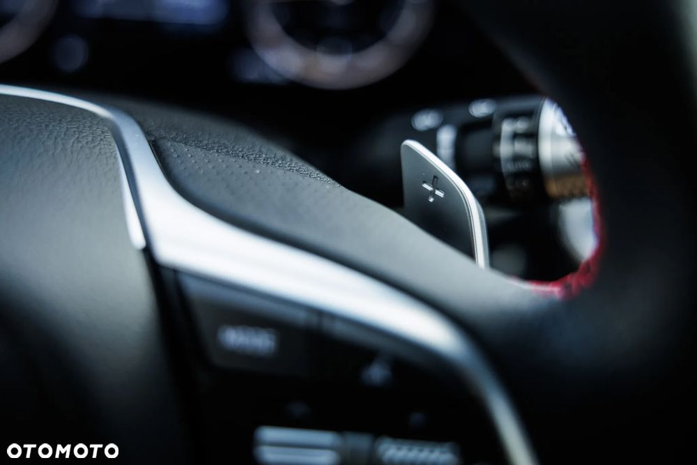 Genesis G70 2.0T Plus AWD 8AT Sport - 28