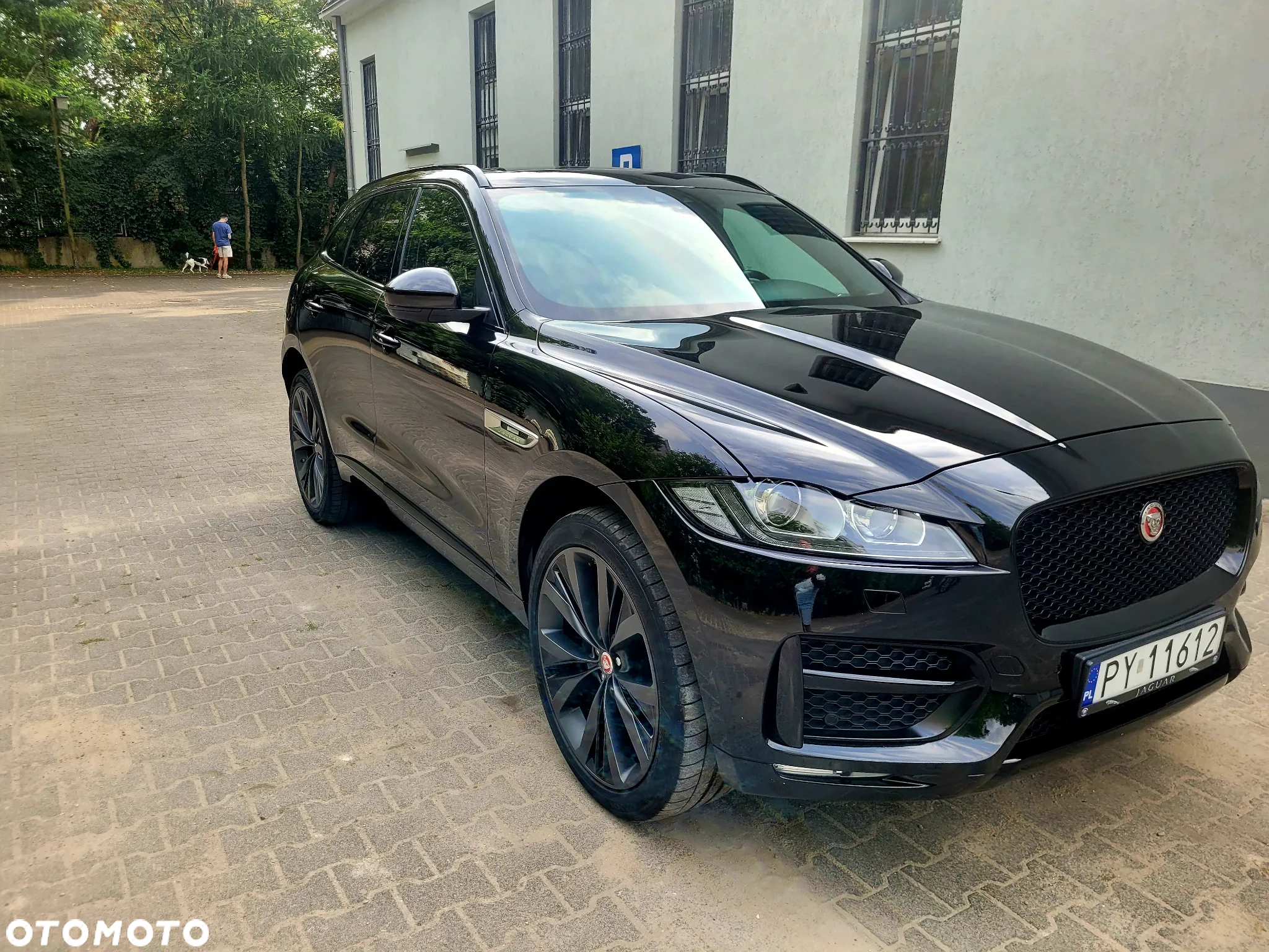 Jaguar F-Pace 2.0 i4D AWD R-Sport - 2