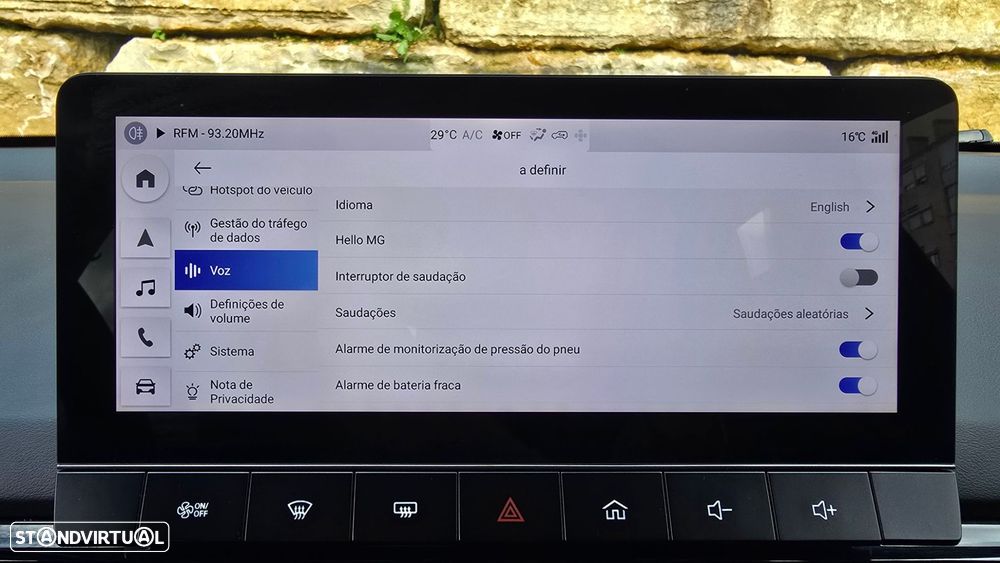 MG MG4 64 kWh Luxury - 32