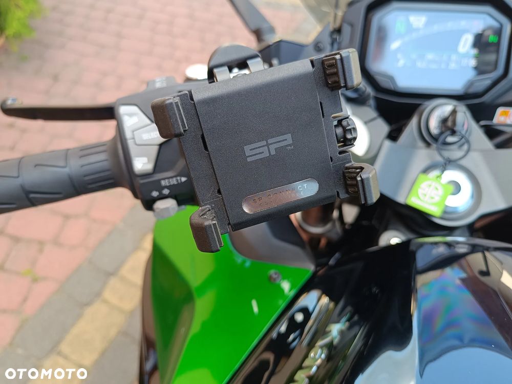 Kawasaki Ninja 1000 SX - 32