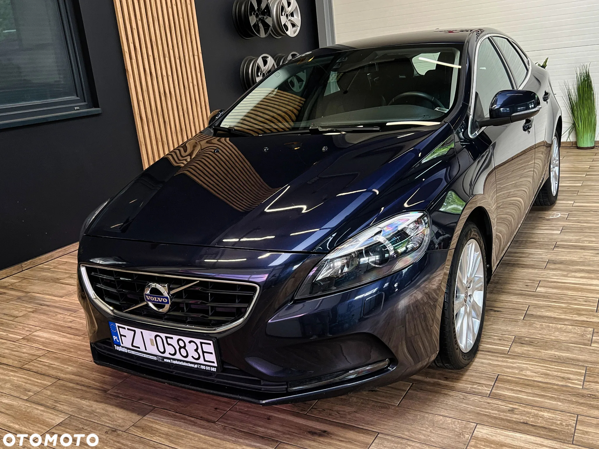 Volvo V40 D2 Drive-E Momentum - 12