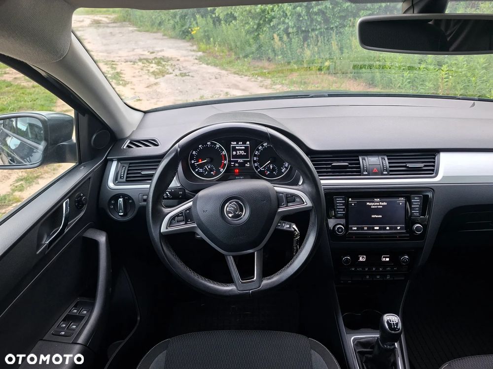 Skoda RAPID Spb 1.2 TSI Edition - 17