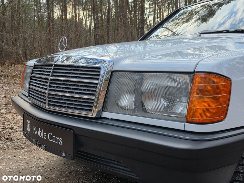 Mercedes-Benz W201 (190) - 3