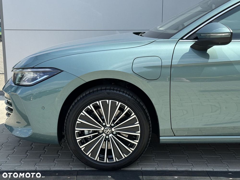 Volkswagen Passat - 8