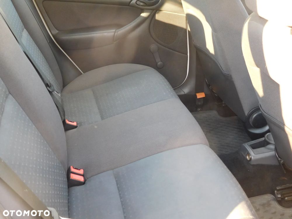 Ford Focus 1.8 TDCi Comfort - 8