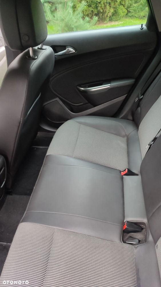 Opel Astra 1.7 CDTI DPF - 12