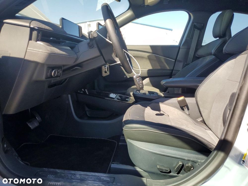 Ford Mustang Mach-E AWD GT - 8