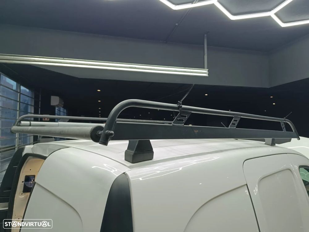 Renault kangoo  ZE - 13