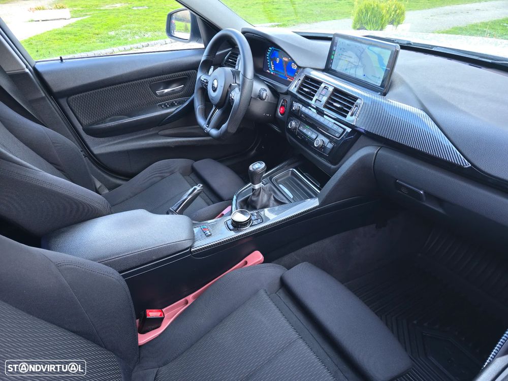 BMW 318 d Sport Line - 29