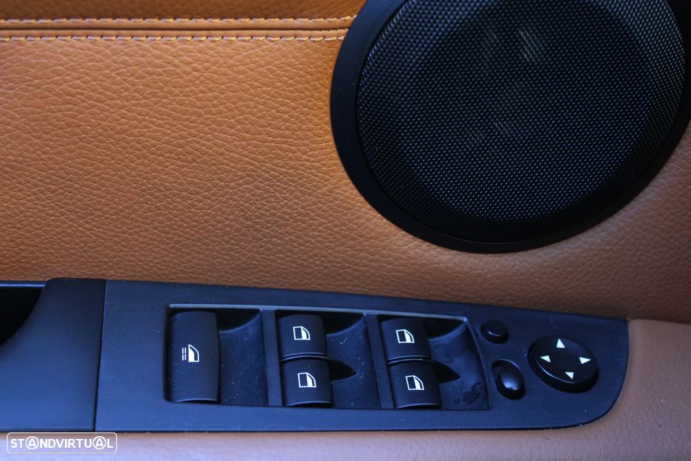 BMW 330 i Auto - 48
