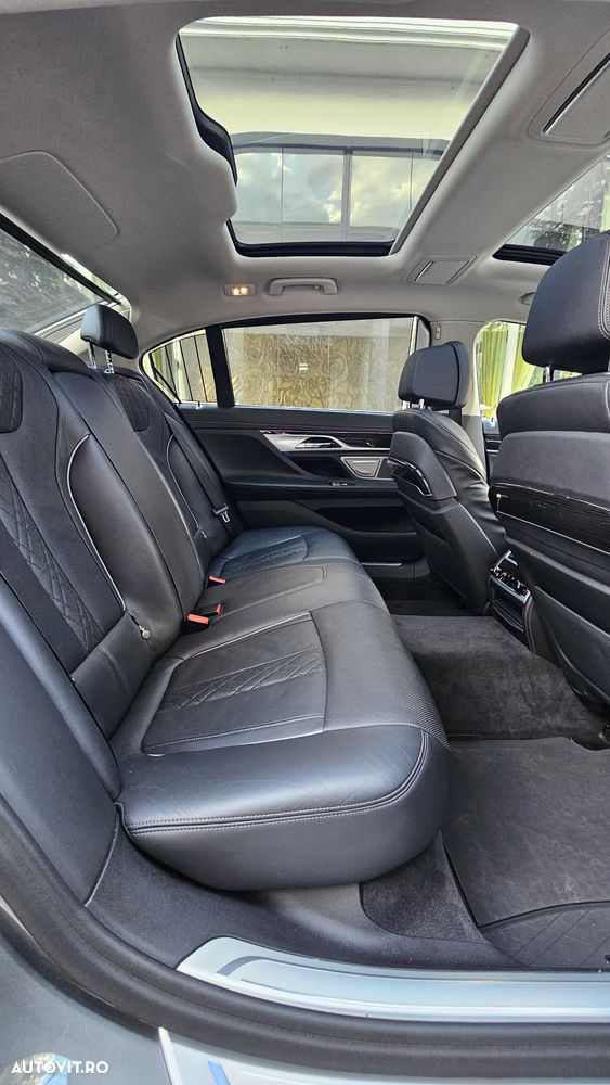 BMW Seria 7 740Le xDrive iPerformance - 26