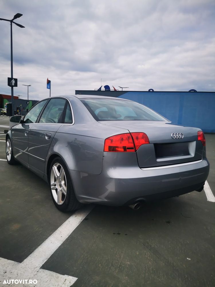 Audi A4 2.0 T FSI multitronic - 5