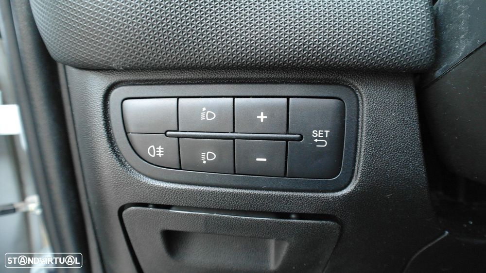 Fiat Punto 1.3 M-Jet Lounge S&S - 26