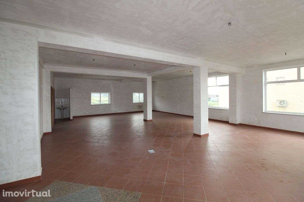 Loja Junto ao Centro – Boa Visibilidade - Grande imagem: 3/11