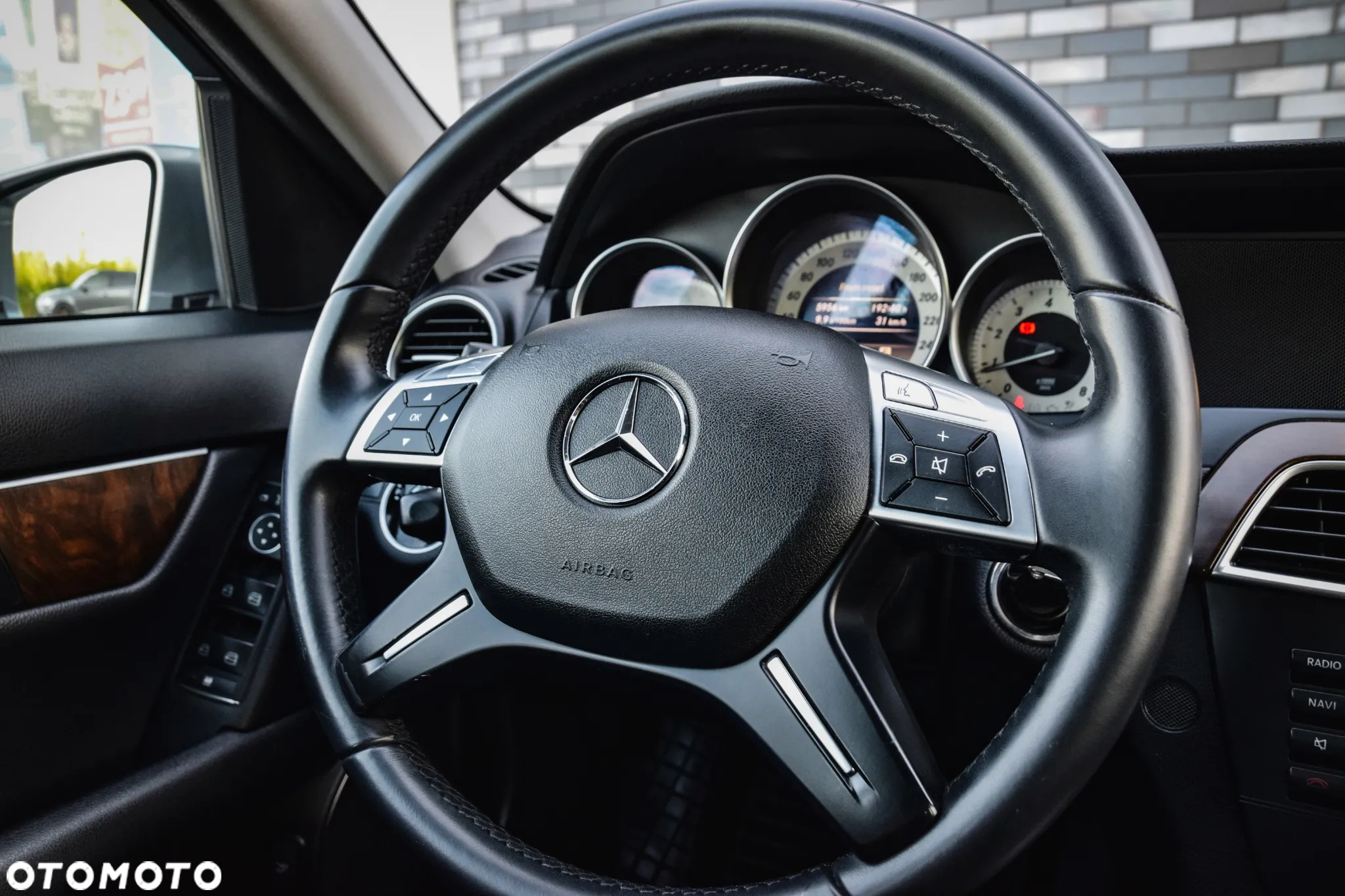 Mercedes-Benz Klasa C 200 (BlueEFFICIENCY) 7G-TRONIC Elegance - 31