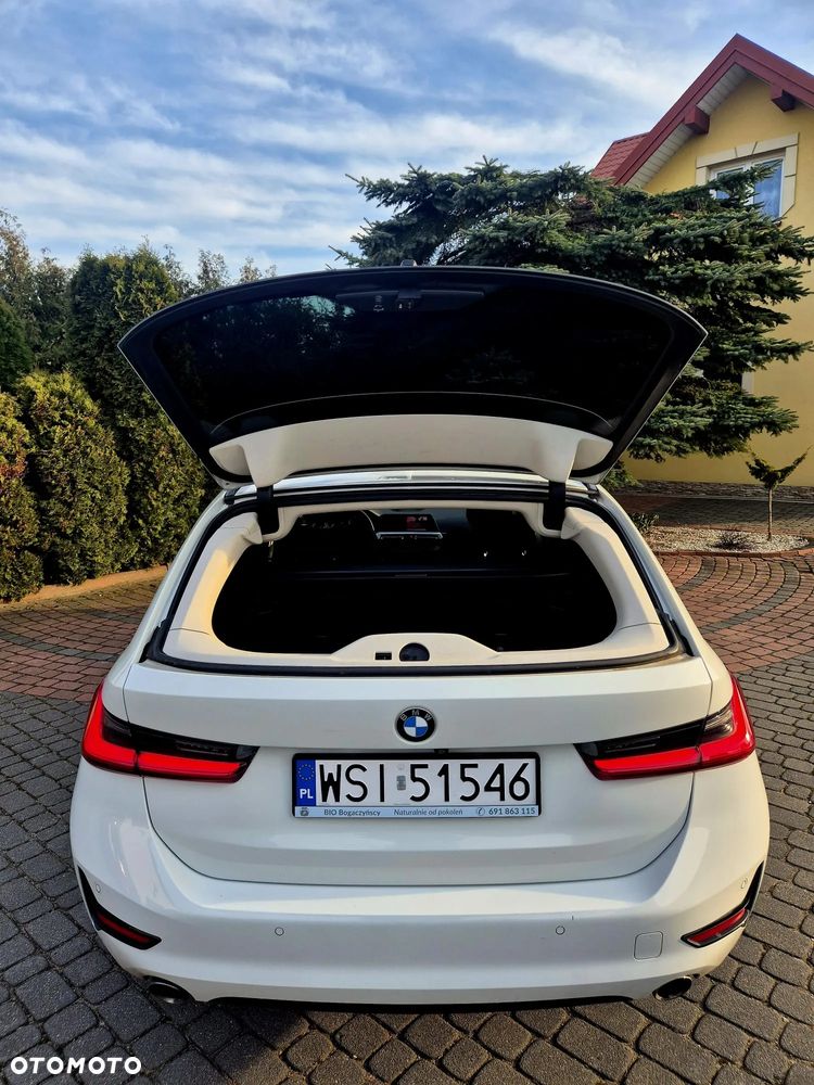 BMW Seria 3 318i Sport Line - 15