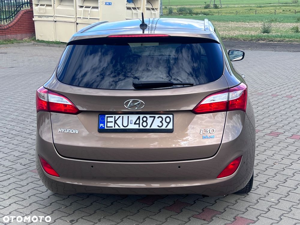 Hyundai i30 i30cw blue 1.6 CRDi Trend - 10
