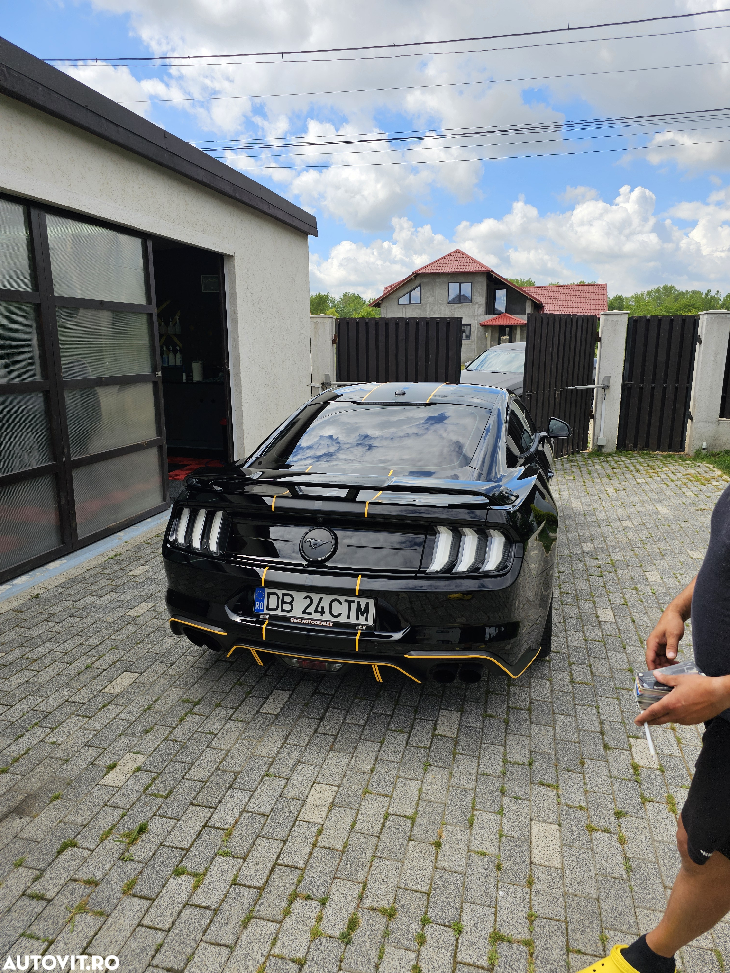 Ford Mustang - 7