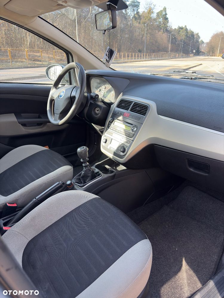 Fiat Grande Punto - 13