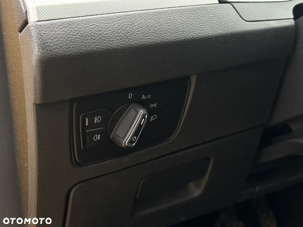 Volkswagen Passat - 14