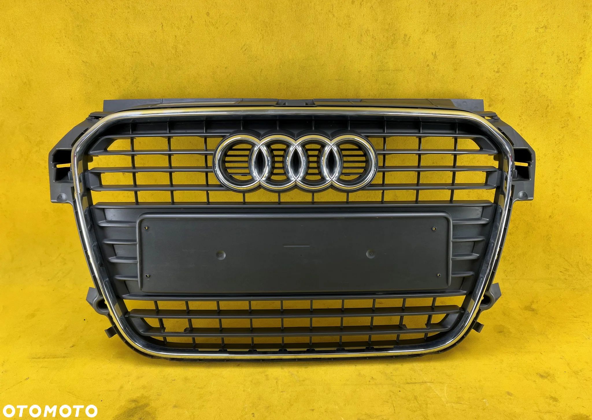 GRILL ATRAPA AUDI A1 8X0853651 ORYGINAŁ - 1
