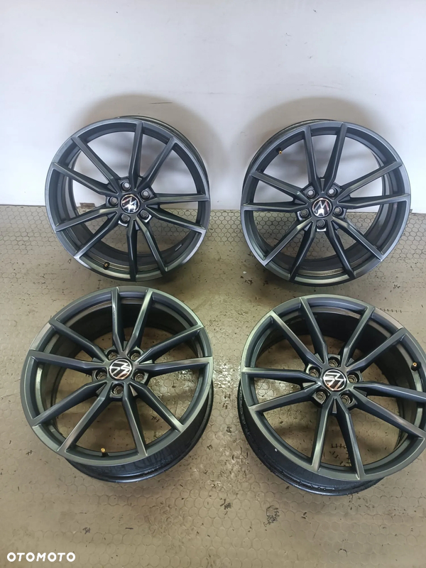 3G0601025BH 8Jx19 ET44 PRETORIA Antracyt Felgi kola VW Passat B8 czesci