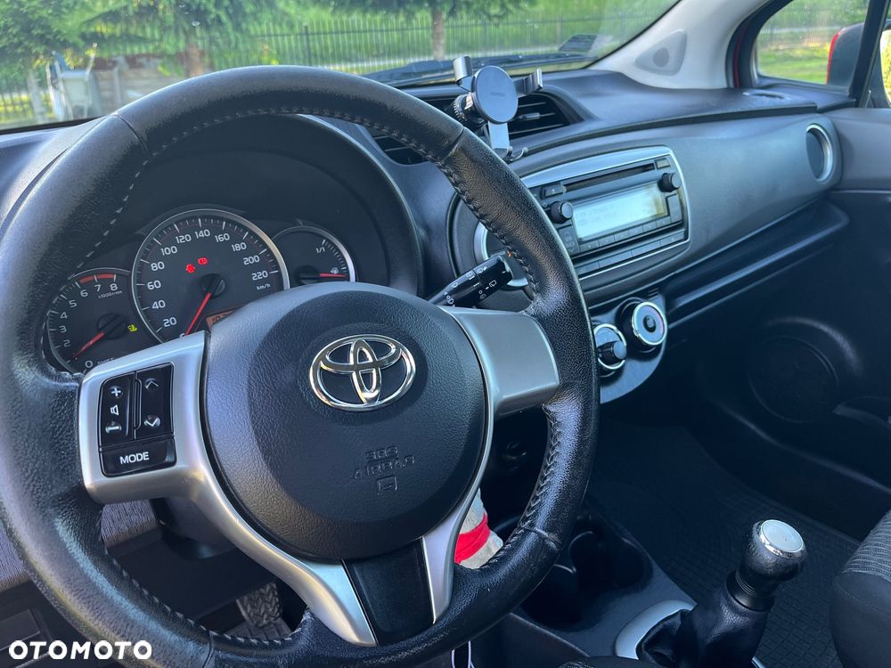 Toyota Yaris - 25