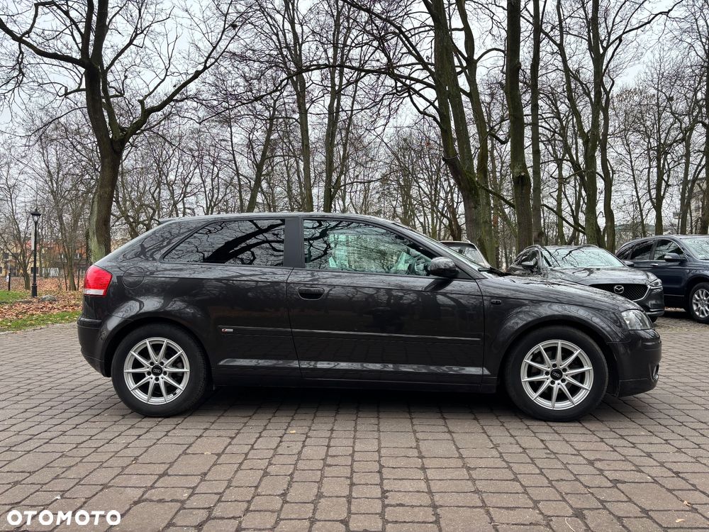 Audi A3 3-drzwiowe 1.6 Ambition - 4