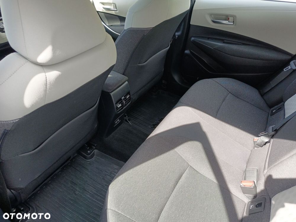 Toyota Corolla - 10