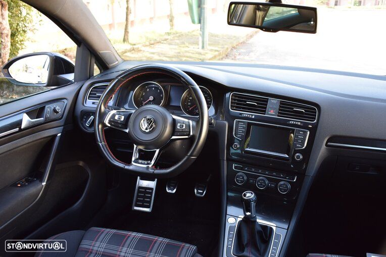 VW Golf 2.0 TSi GTi - 4