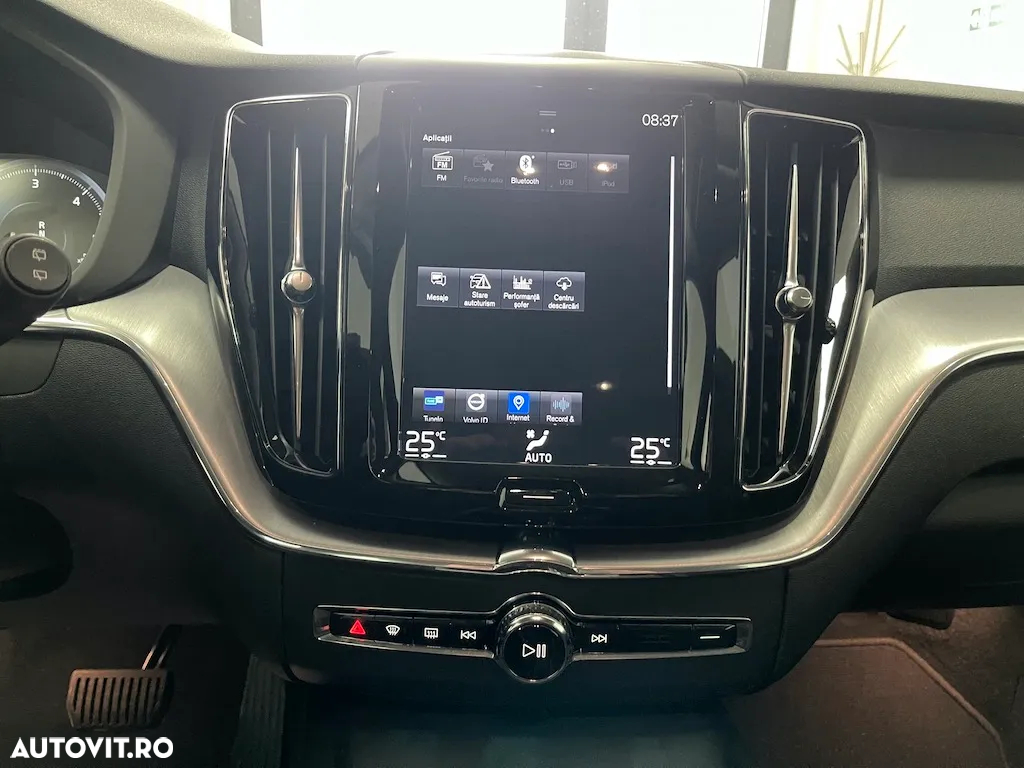 Volvo XC 60 B4 MHEV AWD Momentum - 21