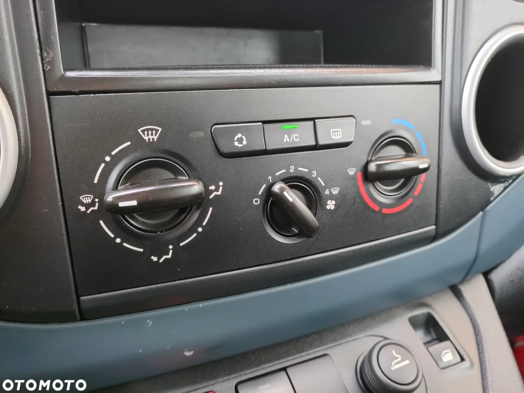 Peugeot Partner 1.6 HDi Outdoor 7os - 20