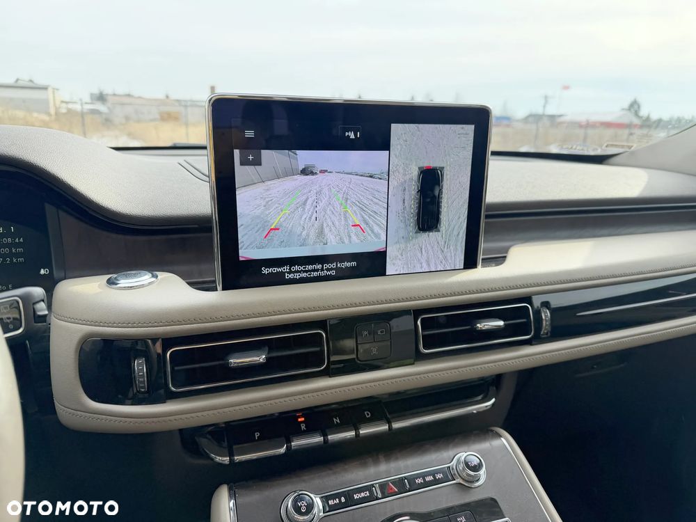 Lincoln Aviator - 12