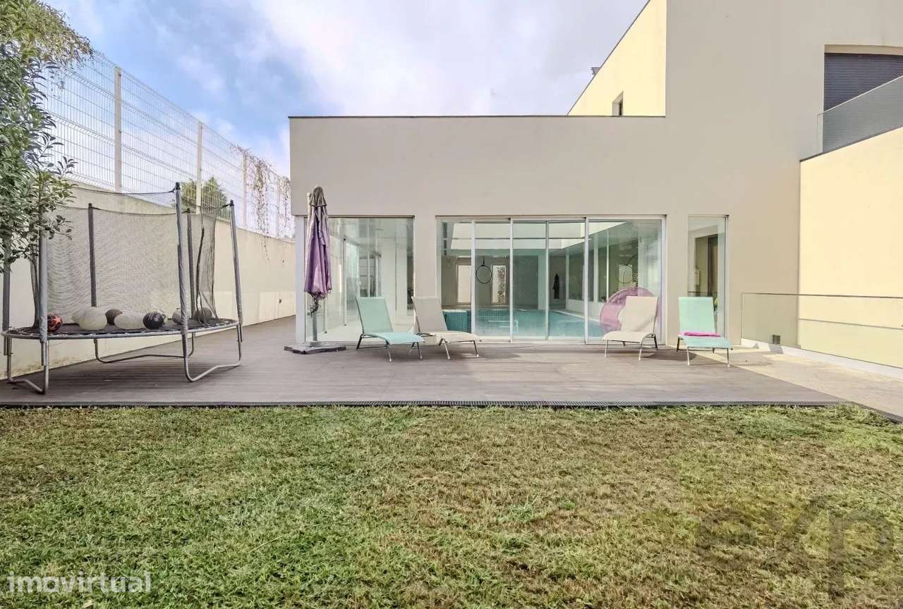 Propriedade exclusiva com duas moradias, piscina interior aquecida e a - Grande imagem: 2/60